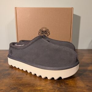 NIB Darc Sport Wolf Head Mammoth Mule - Wolf Gray - Men’s 9 / Women’s 10